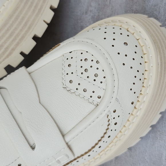 NWOT MIA DEENA HEELED LOAFER - Picture 5 of 9